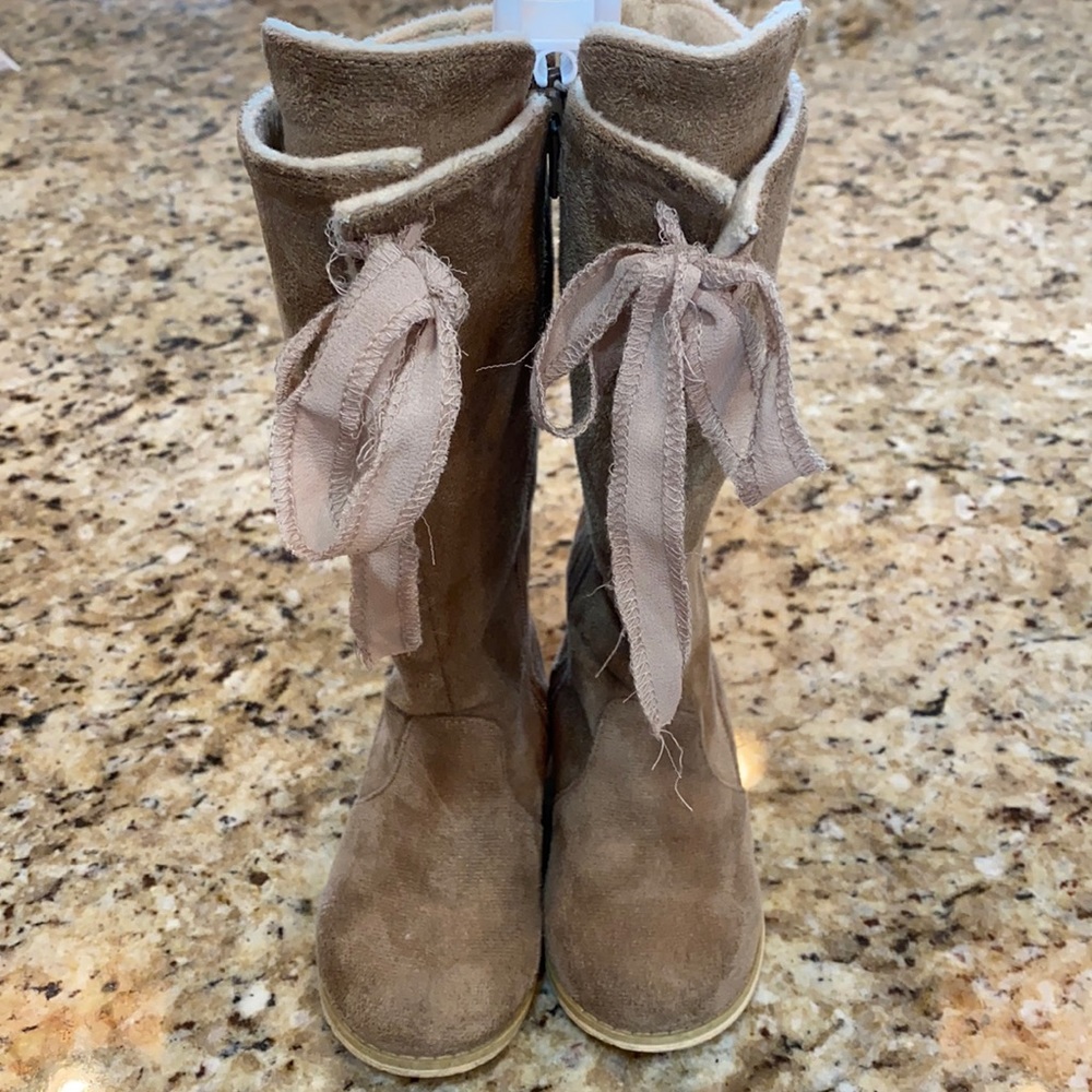 VVGUC LACEY BOOT TAN SIZE 7